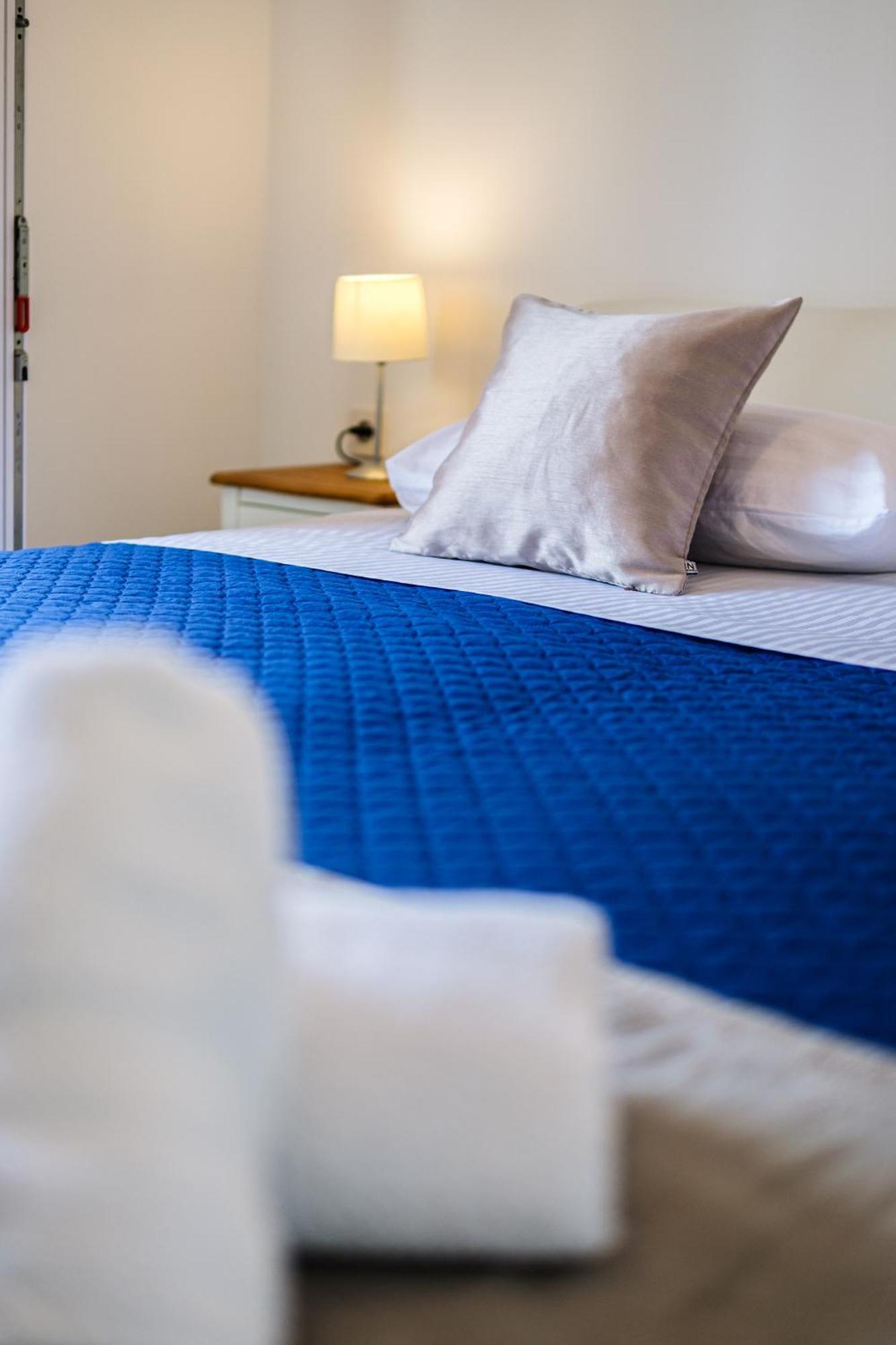 Rooms Anna Milna  Luaran gambar