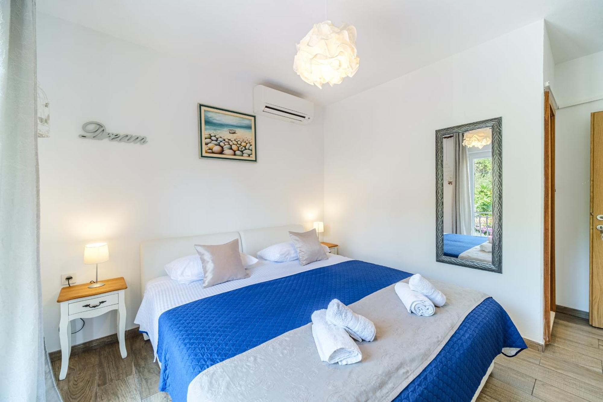 Rooms Anna Milna  Luaran gambar